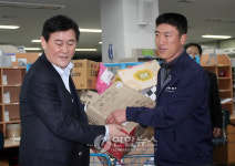 최경환 장관 경북 경산우체국 현장방문