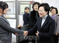 백희영 장관, 이주여성긴급지원센터 방문