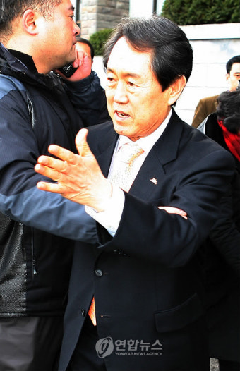 불출마 선언한 김태환 제주지사