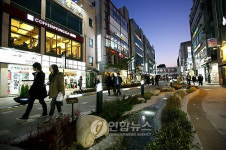 시냇물 흐르는 도심