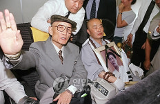 권희로씨 방일요청키로..어머니묘 참배 목적(종합)