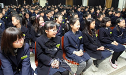 `초등학교 임원 선거도 즐겁게