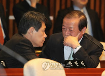 한나라당 의원총회 최병국위원장