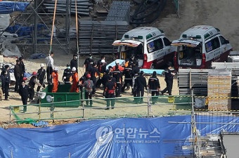 부산 신축아파트 공사장서 매몰사고