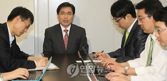 日, 외교청서에 독도는 일본땅 명시