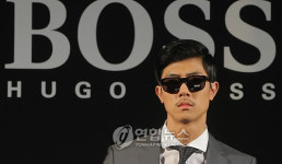 아이웨어 휴고 보스 2010 론칭