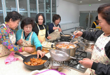 <카메라뉴스> 전통한과.떡 만들기 교육