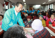 현대화스너위탁급식소 | 정몽준 대표 배식 봉사