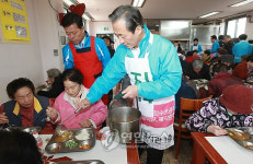 현대화스너위탁급식소 | 정몽준 대표 배식 봉사
