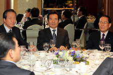 여야 대표, OANA 정상회의 만찬 참석