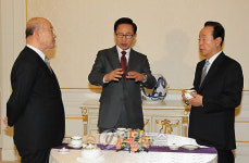 이 대통령 전직 대통령 오찬 간담회