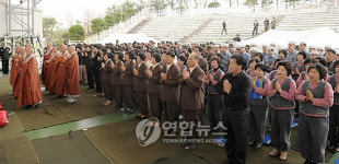 동해 합동 분향소에 추모 인파 몰려