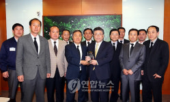 모듈화산단 입주업체 울산시장에 감사패