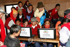 엄홍길 휴먼재단, 어린이날 맞아 네팔에 초등학교 선물