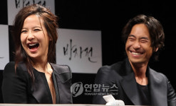 춘향-몽룡, 함박웃음