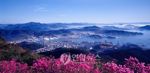 이야기가 있는 문화생태 탐방로-토영이야길 미륵산 정상에서 본 통영시 전경