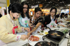 세계 여성들의 한식 만들기 도전