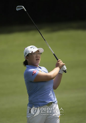 -LPGA- 박세리 2라운드 단독 1위..신지애 13위