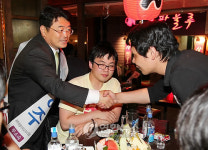 대학로 찾은 강상주 제주지사 후보