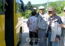 <투표현장> 춘천 오지마을 주민들 `소중한 한표