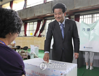 <투표현장> 정동영 민주당 공동선대위원장