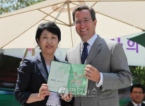 KEB 직원과 함께 하는 사랑의 자선 바자회