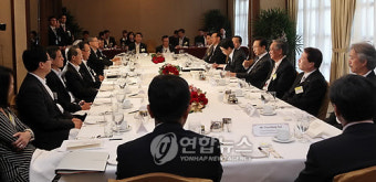 이 대통령 싱가포르 경제인 초청 간담회