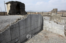 전쟁 폐허로 남은 철원 옛 금융조합