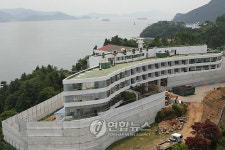 <카메라뉴스> 경남등록1호 충무관광호텔 철거