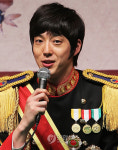 이신 역을 맡은 김동호