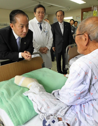 보훈병원 방문한 국방장관