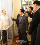 기록전시관 찾은 김영삼 전 대통령