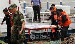 동해 상 추락 전투기 조종사 2명 시신 수습