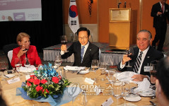 이 대통령 한.멕시코 경제인 오찬