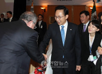 이 대통령 한.멕시코 경제인 오찬 참석