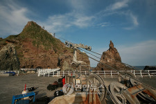 <독도 특집>아름다운 섬 독도.. 화물용 케이블카