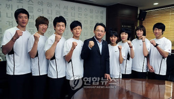 유인촌 장관, 태권도 대표팀 격려
