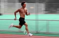 여름을 잊은 스프린터