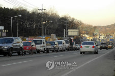 만성적 교통정체 빚는 국도 43호선