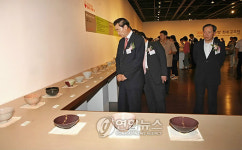 김해서 경남 茶사발 초대 공모전 개막