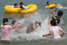"경포에서는 무더위 몰라요"