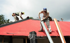 농협, 홍천서 사랑의 집 고치기 봉사활동