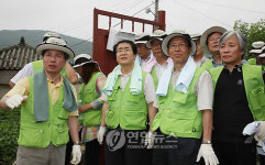 장태평 장관, 합천서 집 고쳐주기 봉사