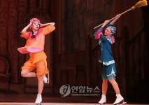 동화와 아이스 발레의 만남