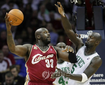NBA '공룡 센터' 오닐, 보스턴과 계약
