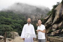 금강산지구 방문한 한상렬