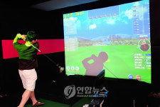 골프박람회..스크린골프 체험