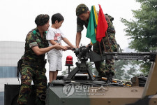 28전차대대마트 | '우와 진짜 장갑차야'