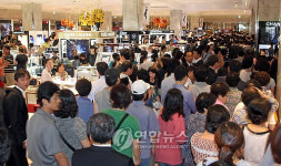 현대백화점 킨텍스점 오픈, 북적이는 손님들