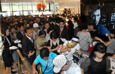 현대백화점 킨텍스점 오픈, 북적이는 손님들